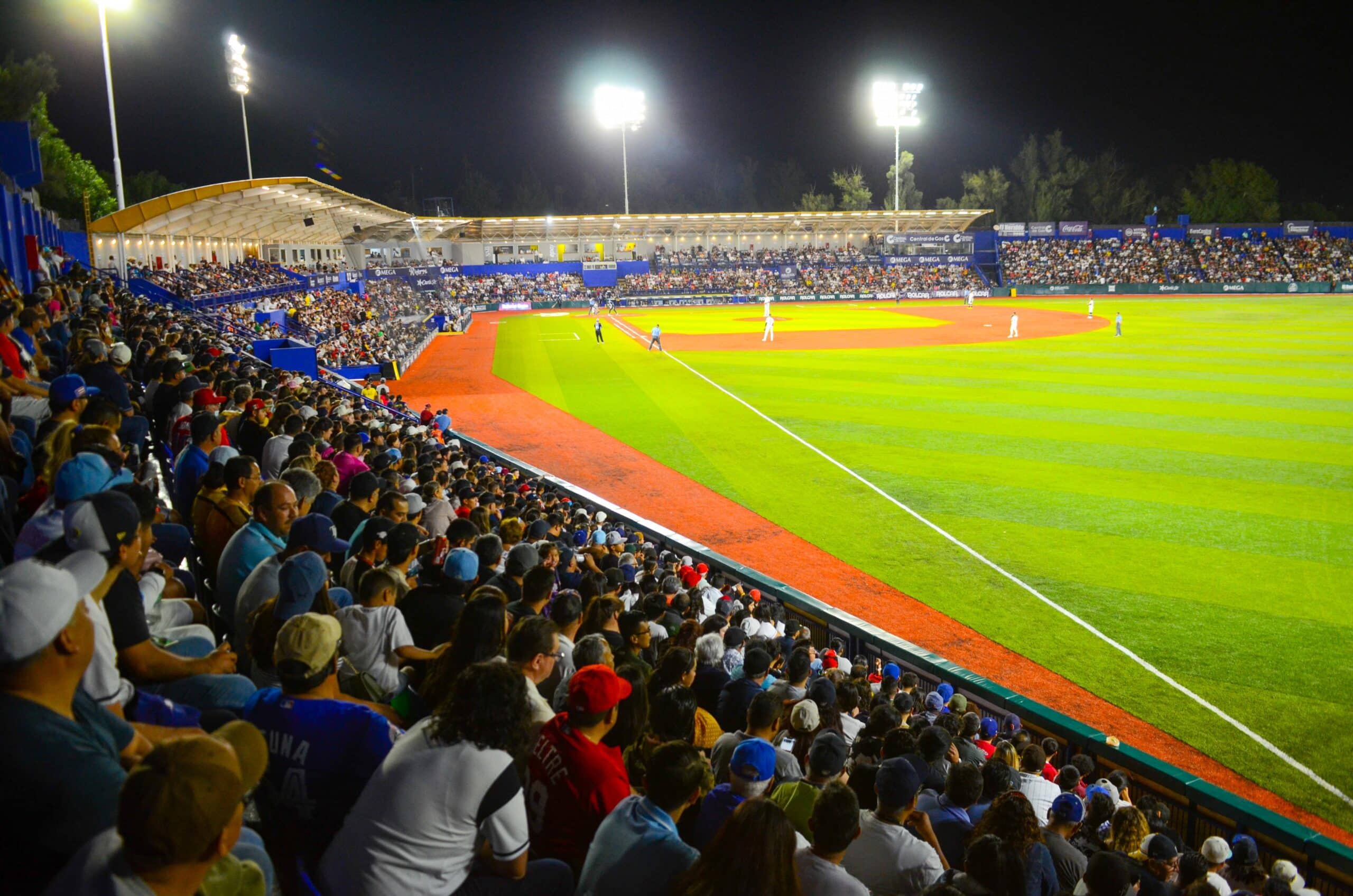 Estadio Alberto Romo Chávez.