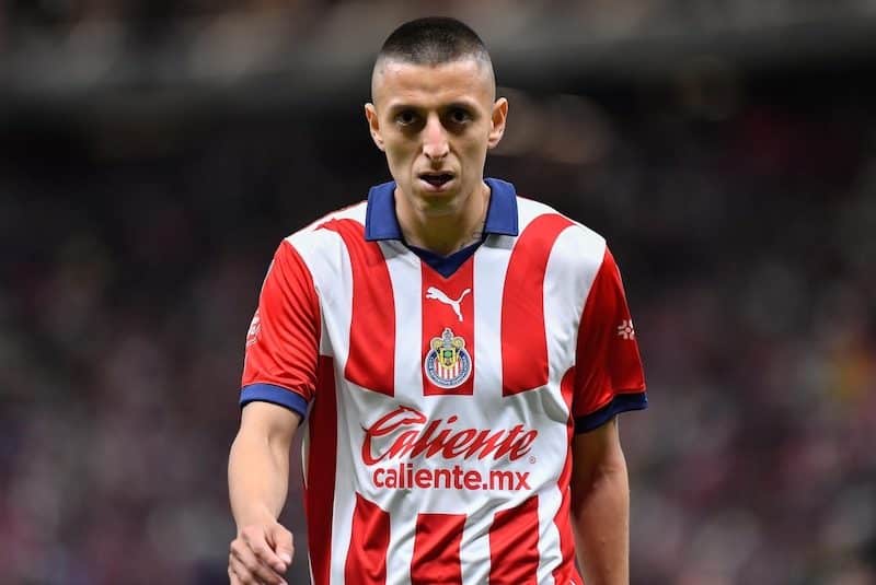 Piojo Alvarado se iría de Chivas