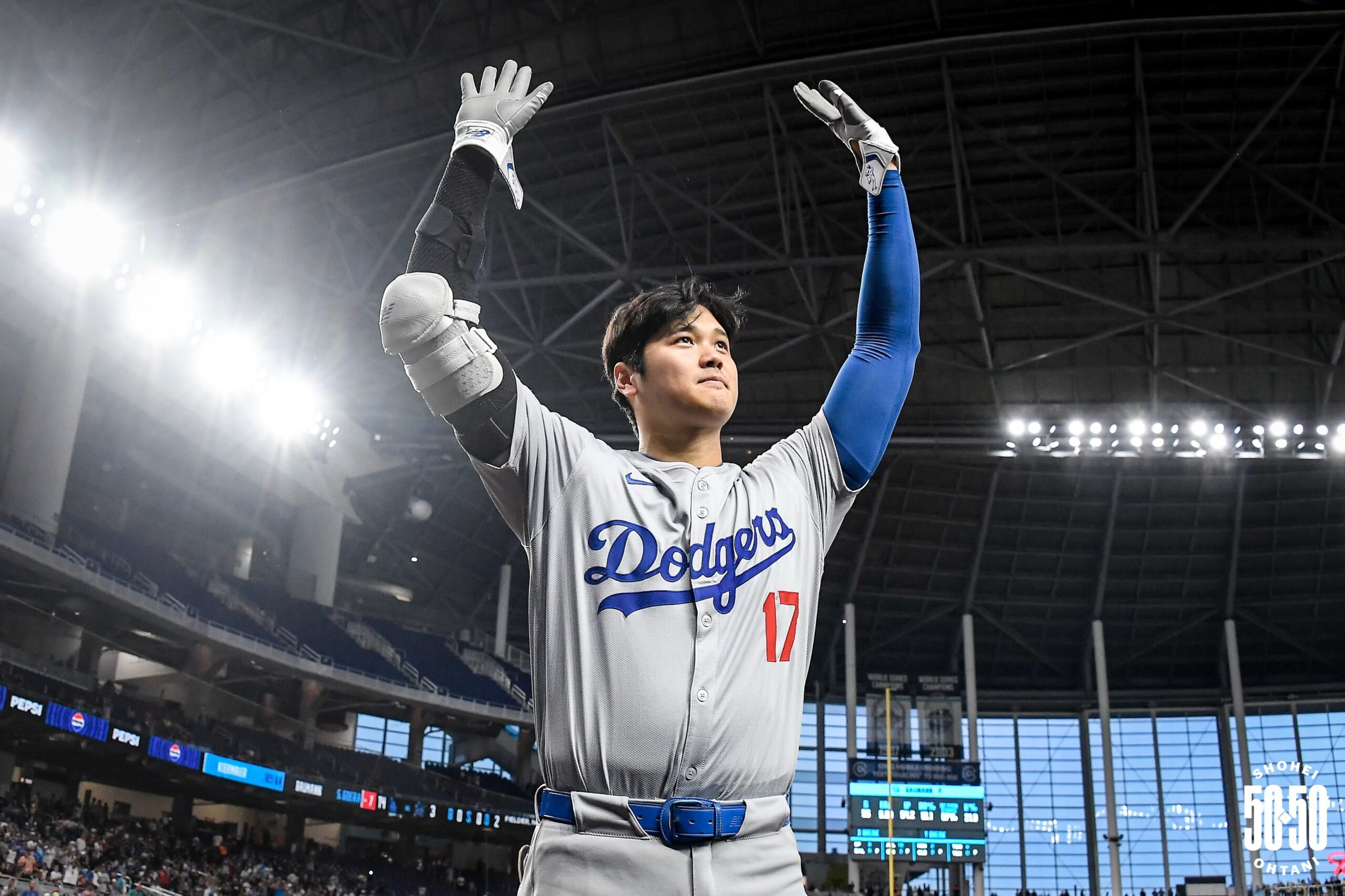 Se une Shohei Ohtani al club de 50-50.