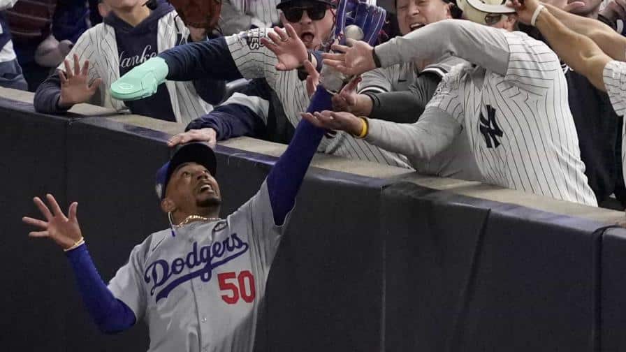 Mookie Betts es 'atacado' por los Yankees Fans