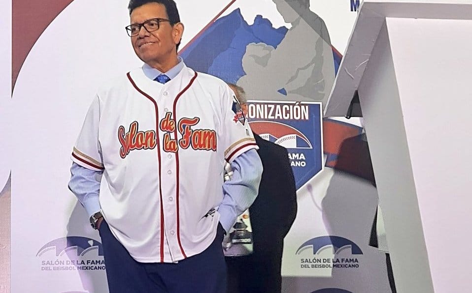 Fernando Valenzuela a su ingreso en el Salón de la Fama del Béisbol Mexicano