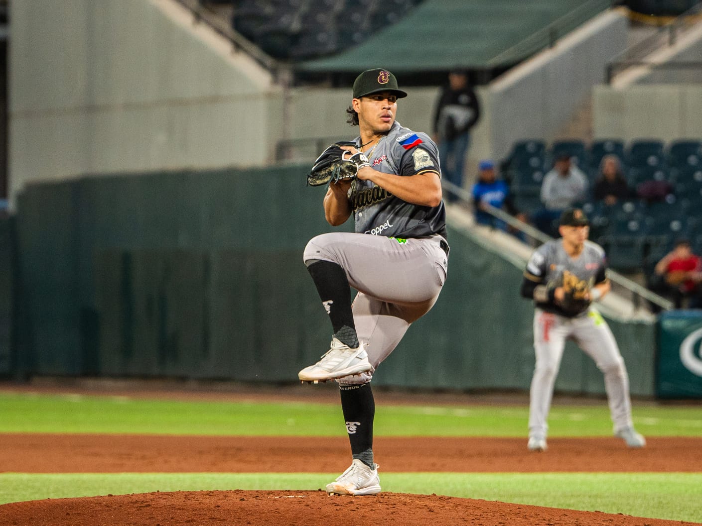 Victor Castañeda lanzará el juego 3 por Culiacán