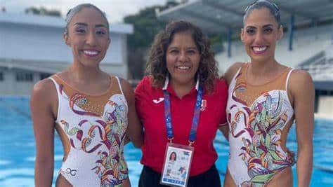 Nuria Diosdado y Joana Jiménez, nadadoras artísticas junto a María José Alcalá