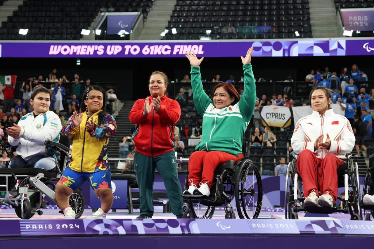 Amalia Pérez, medallista de para powerlifting