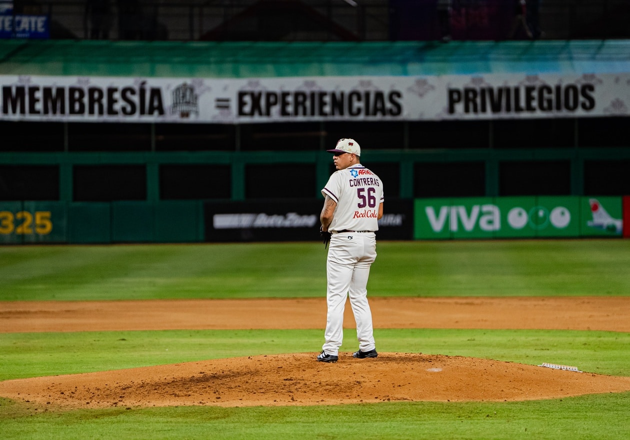 Efraín Contreras lució en la lomita.