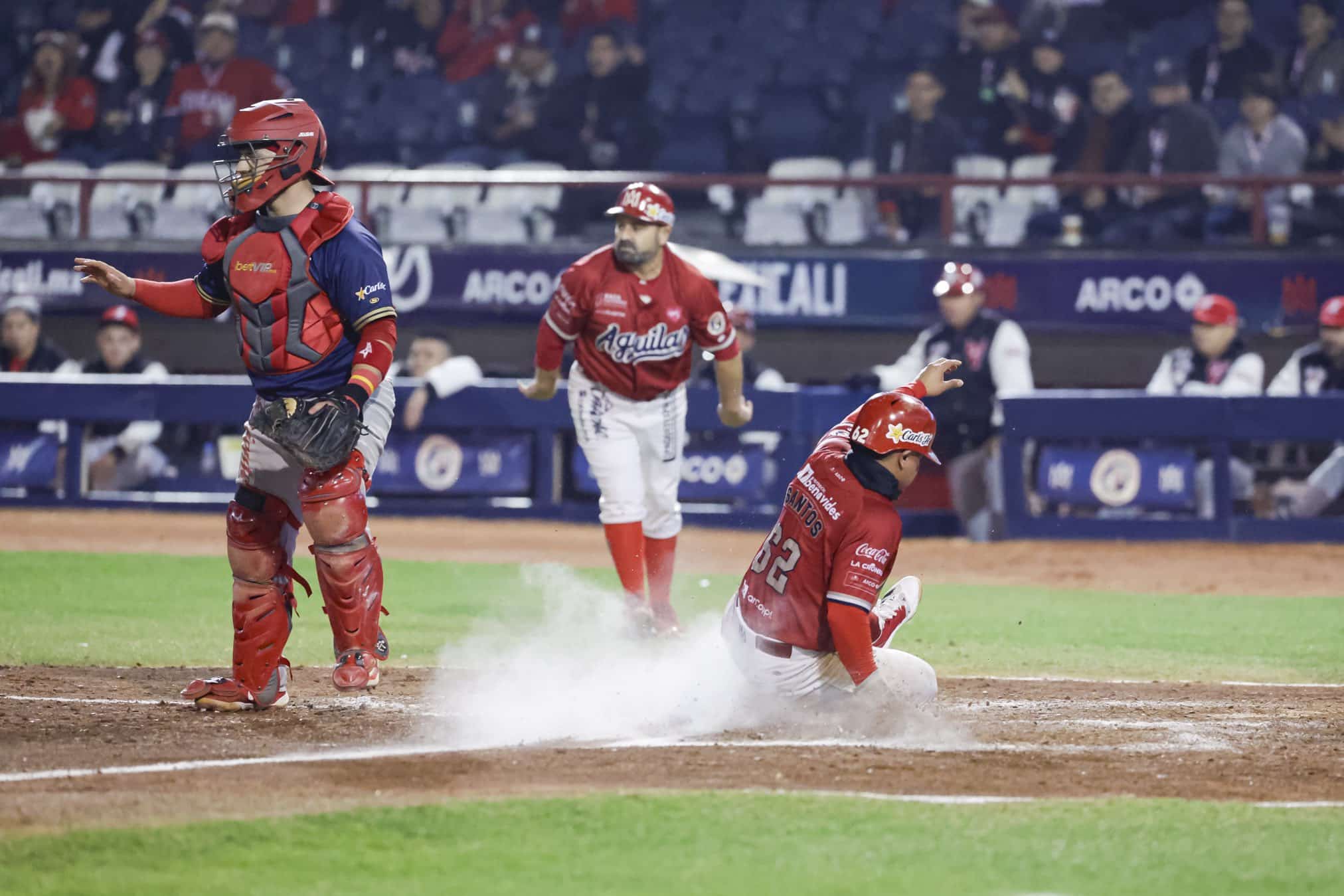 Águilas propinó rally a los Venados