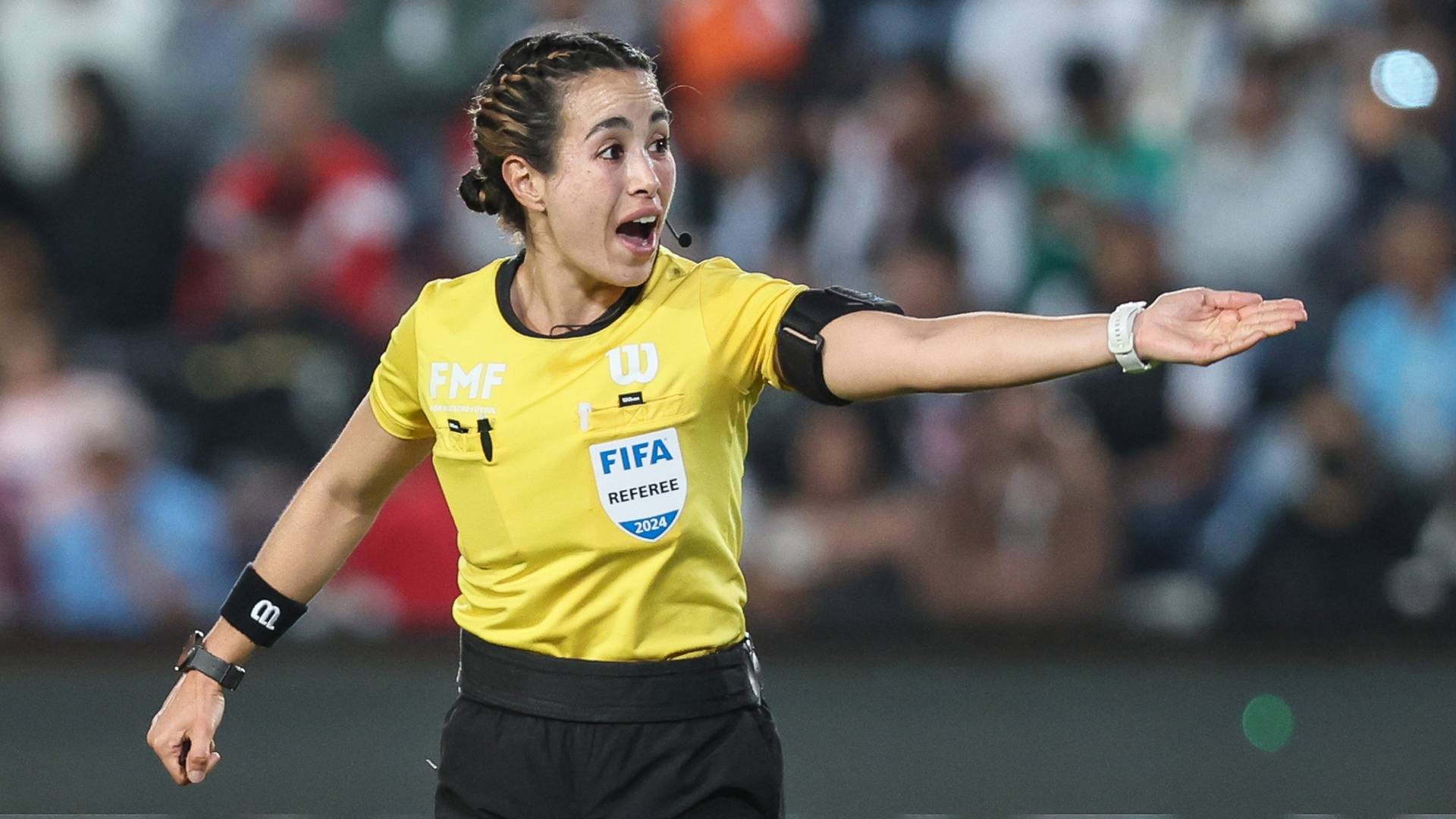 Katia Itzel es una juez de élite en la cancha