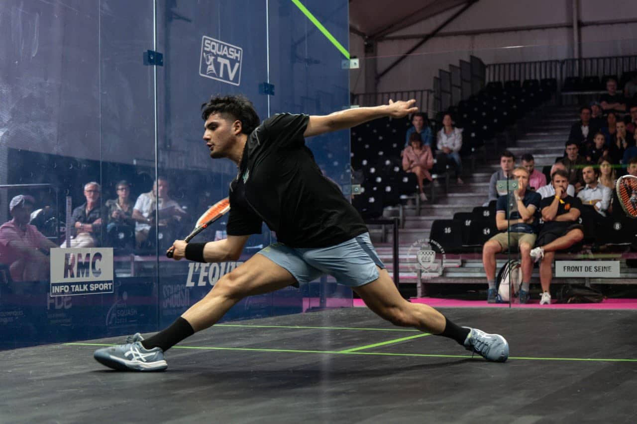 Leonel Cárdenas continúa su travesía en el Tour Mundial de Squash.