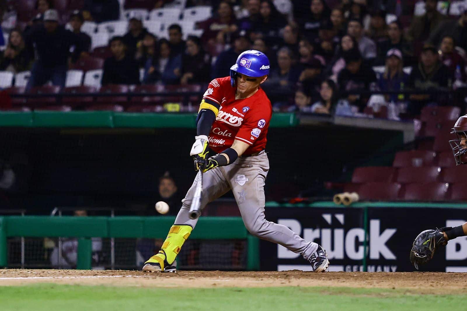 Charros gana gran duelo a Tomateros en extrainnings