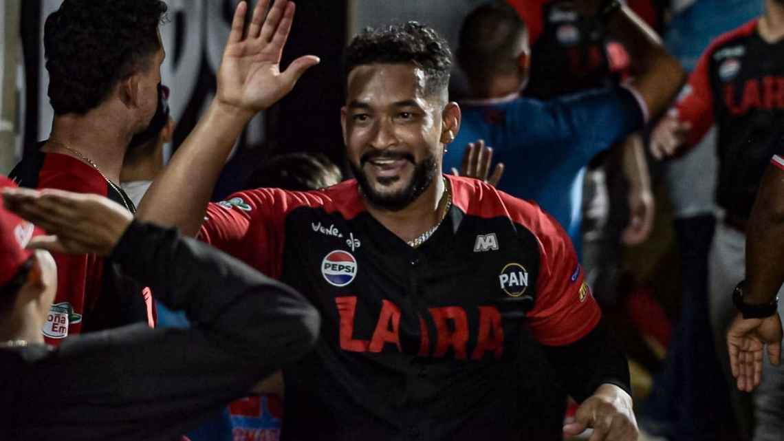 José Rondón disparó jonrón de tres carreras en la paliza de Cardenales sobre Bravos en J5 de la Serie Final de LVBP.