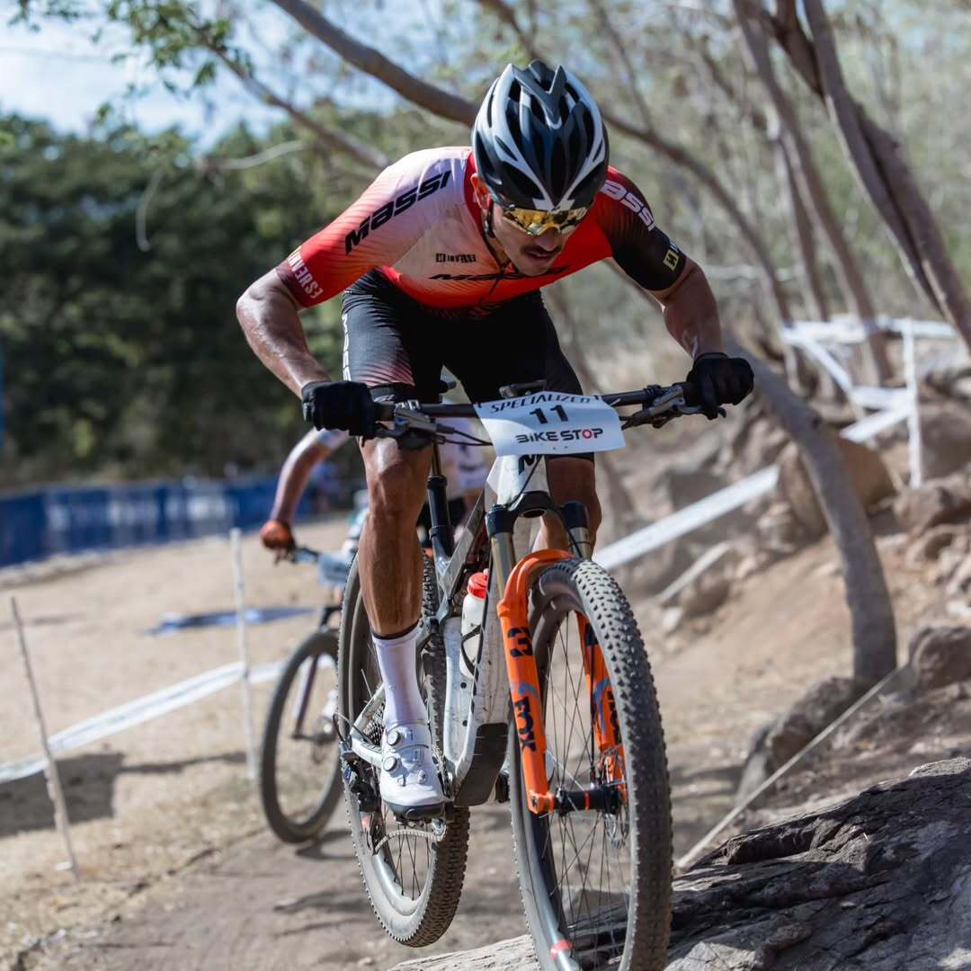 Mexicanos destacan en la Copa Puerto Rico de Ciclismo de Montaña.