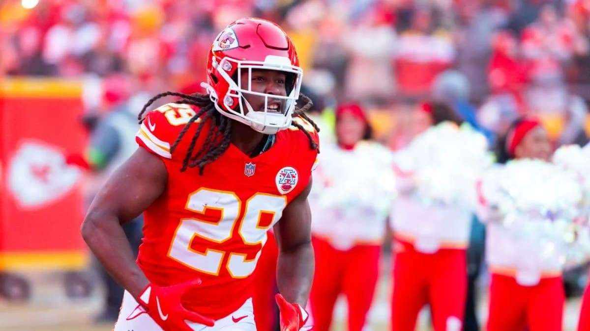 Kareem Hunt AYM Sports