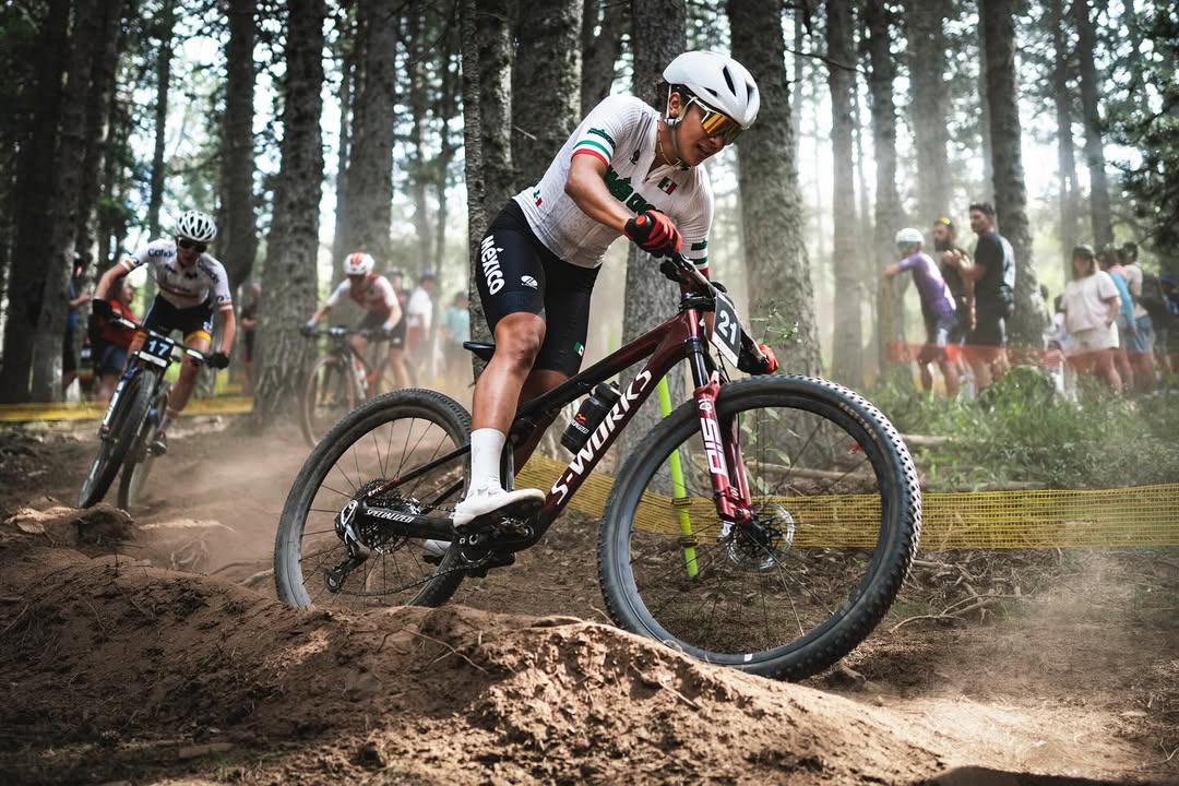 Carolina Flores, con la mira en la cima de la Copa Mundial de Ciclismo de Montaña en Brasil.