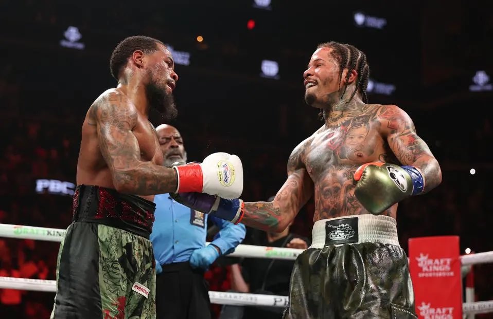 Davis vs Roach Jr AYM Sports